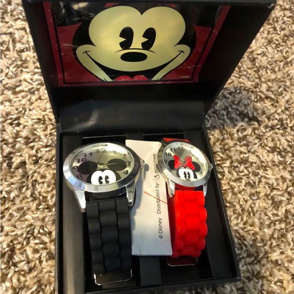Disney Mickey/Minnie Mouse Since 1928 His And Hers Watch Set Silicone vintage - Picture 1 of 2